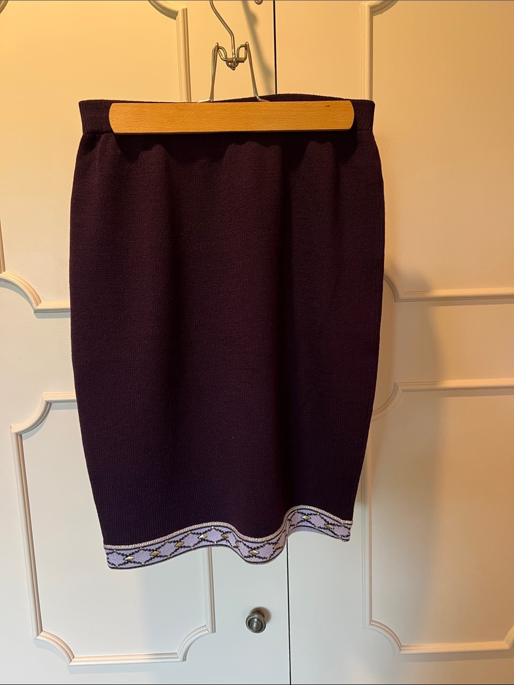 NWOT St. John Deep Purple Knit Pencil Skirt with Patterned Hem